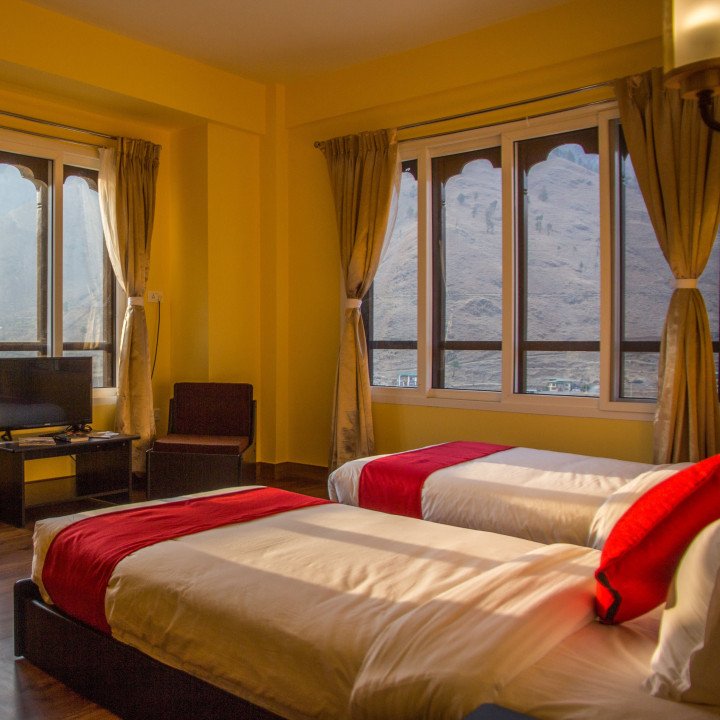 Deluxe Twin Front View